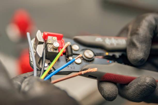  Campbell, OH Electrician Pros